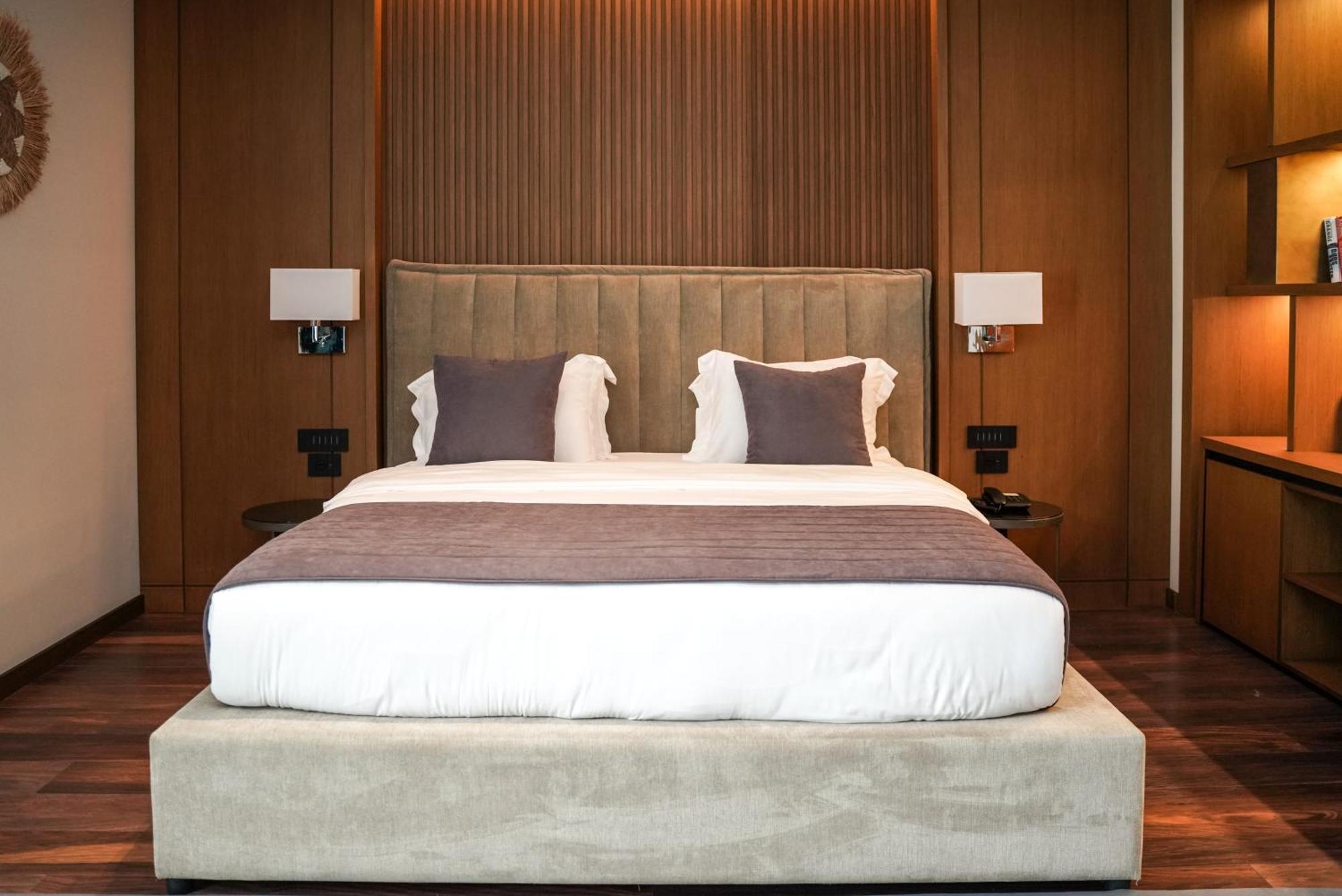 Supreme Hotel 格勒姆 外观 照片